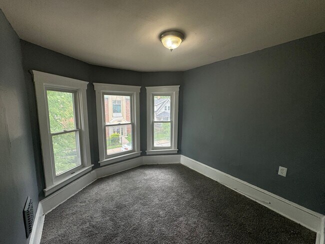 Building Photo - 4 BED 1 BATH SINGLE FAMILY HOME IN THE DET...