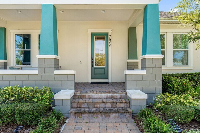 Foto del edificio - Gorgeous 3 Bedroom Home + Office Available Now with Modern Fixtures and Optional Furnishings in D...