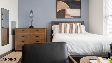 Building Photo - 302 13th St S