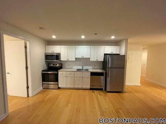 Building Photo - 40 Boylston St