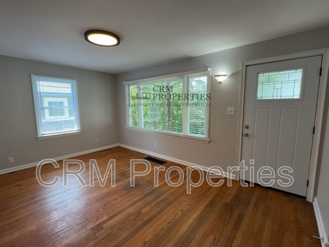 Foto del edificio - 5121 Norwaldo Ave