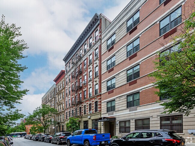 Building Photo - 104 Odell Clark Pl