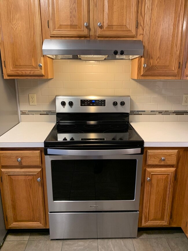 Building Photo - 158 Melrose Ln