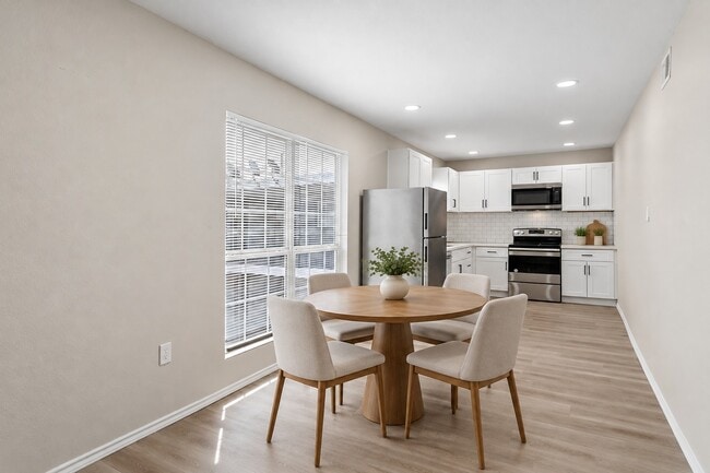 Building Photo - 9711 Linkmeadow Ln
