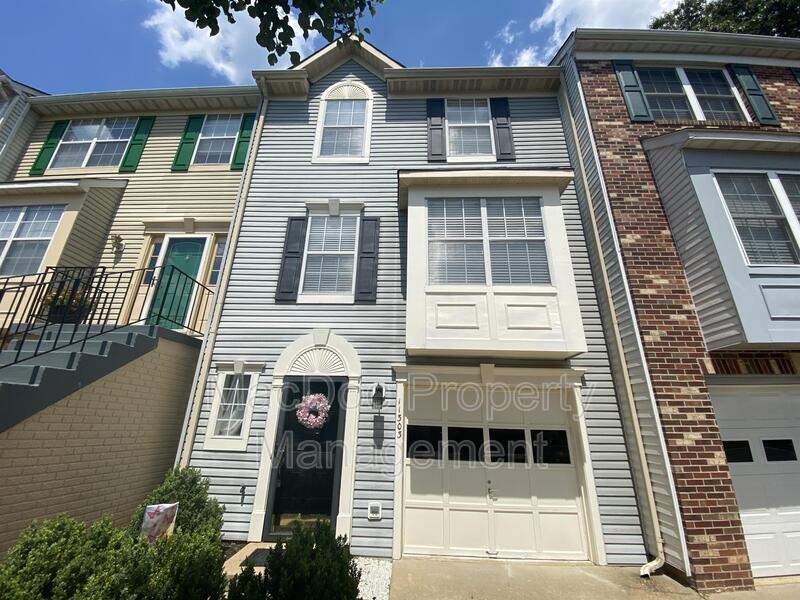 Foto principal - 11303 Kings Crest Ct