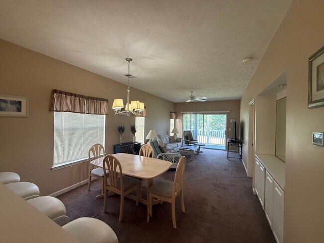 Foto del edificio - 606 River Oaks Dr