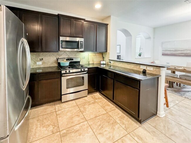 Building Photo - 9112 Beechnut Dr
