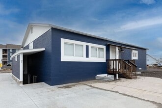 Building Photo - 119 W 2nd N