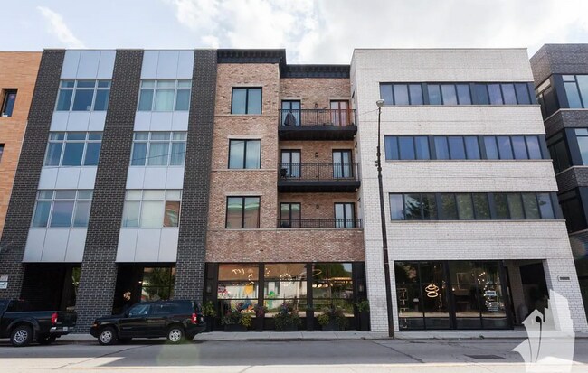 Building Photo - 1641 W Grand Ave