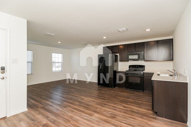 Building Photo - 206 Branch Village Way