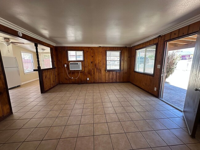 Building Photo - Welcome to your 2 bedroom 1 bath home!