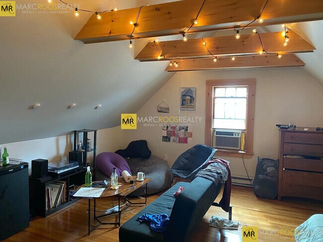 Photo - 12 Upland Rd House