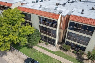 Building Photo - 10110 Forum W Dr