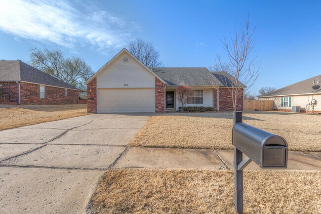 Building Photo - 8113 E Norman St