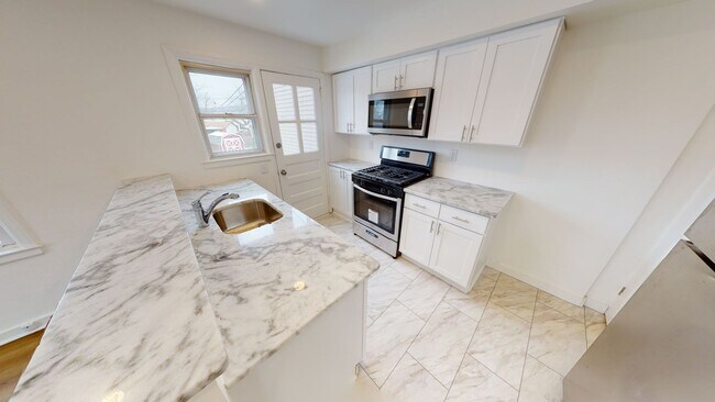 Building Photo - MOVE IN READY!! Freshly Updated 3-Bedroom Home for Rent on Allentown's South Side