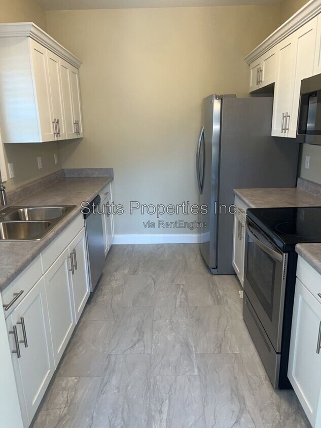 Building Photo - 305 Bentbrook Pl