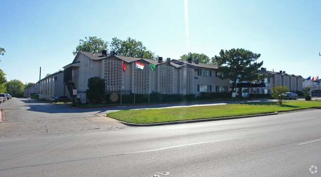 Building Photo - Lancaster Apartments