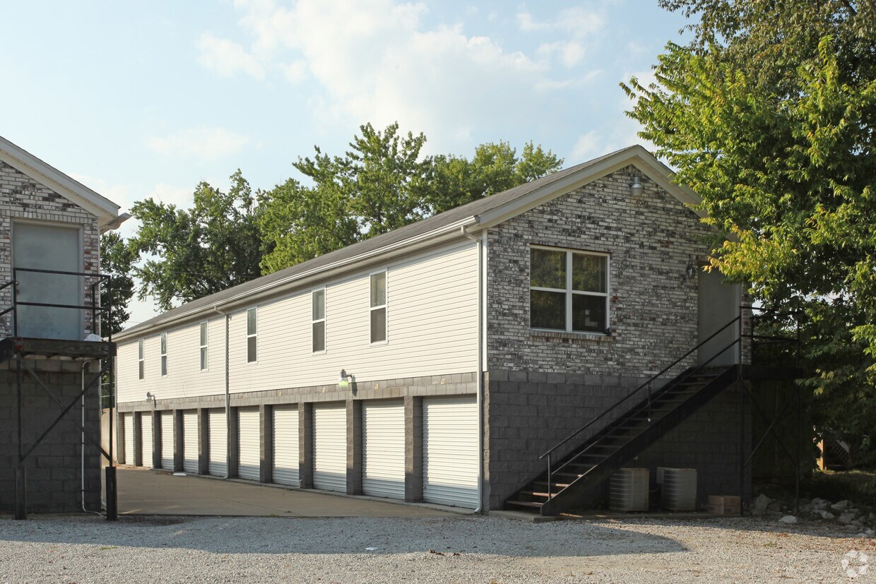 Primary Photo - 205 Ash St