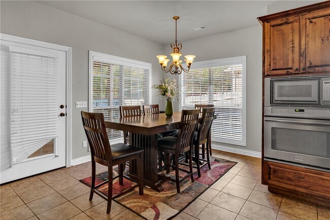 Foto del edificio - 2265 N Covington Park Blvd
