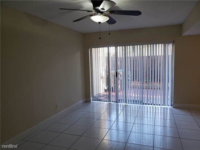 Building Photo - 6573 SW 41st Ct