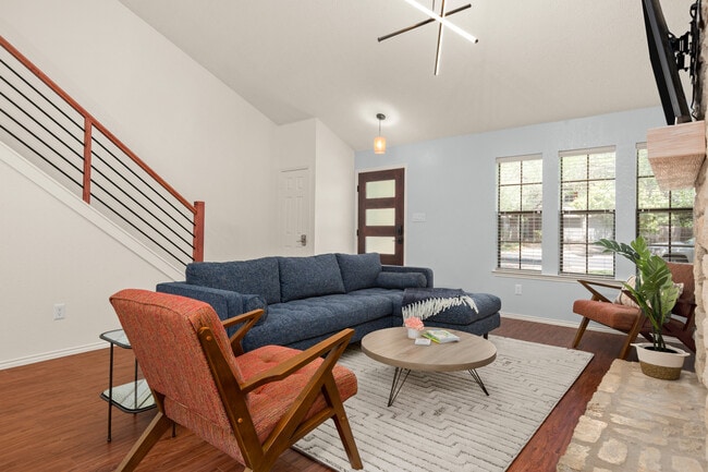 Living room 1 - 8309 Priest River Dr