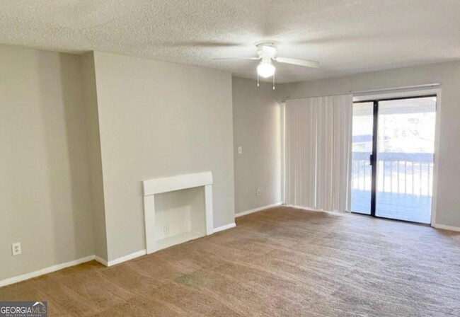 Building Photo - 3575 Oakvale Rd