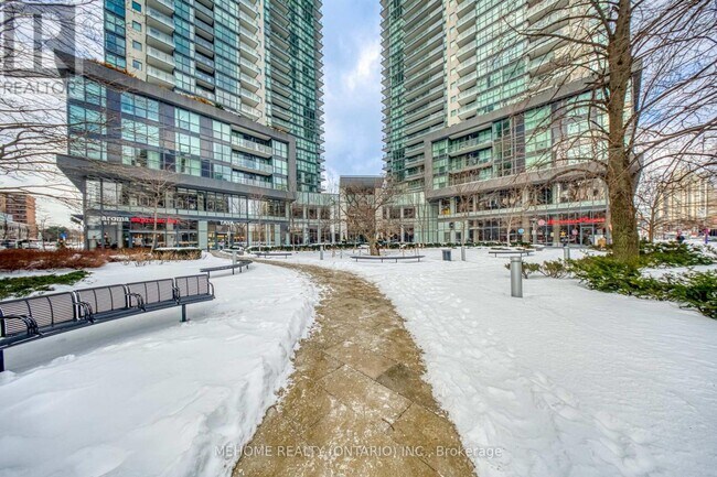 Photo du bâtiment - 5168 Yonge St