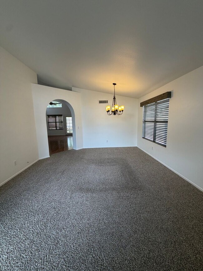 Foto del edificio - Stunning 3 bedroom, 2 bath home