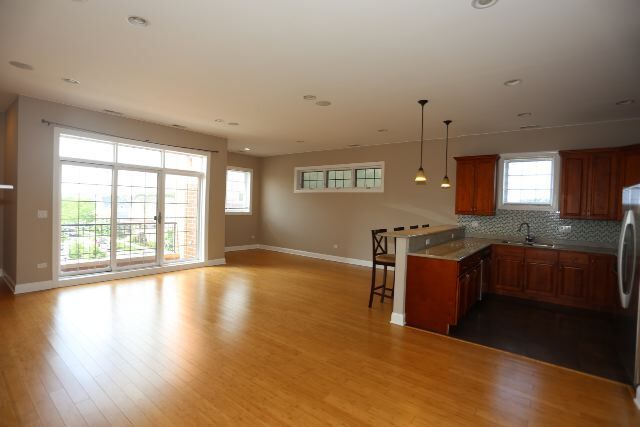 Foto del edificio - 4006 N Kilbourn Ave
