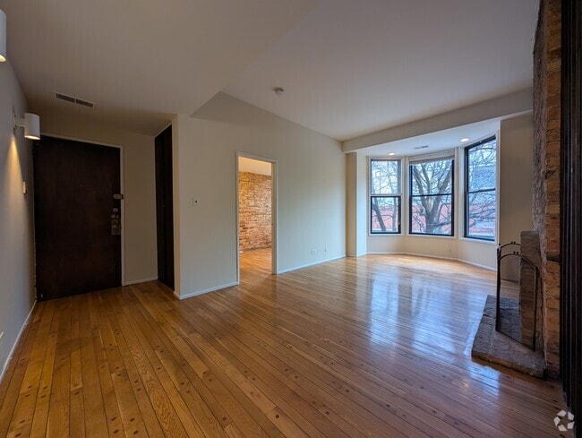 Building Photo - 602 W Surf St