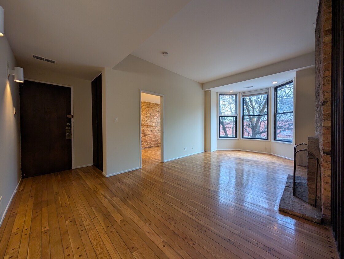 Foto principal - 602 W Surf St