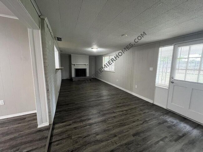 Foto del edificio - 8001 Limerick Ln