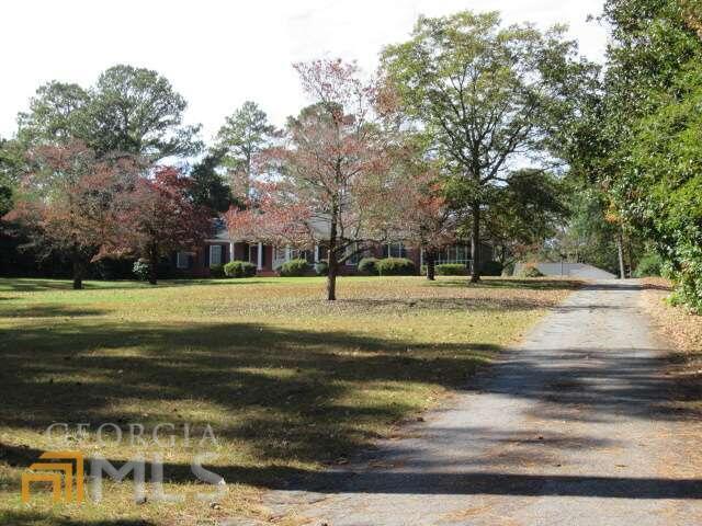Building Photo - 332 W Club Dr