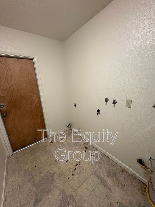 Foto del edificio - 947 W Seeger Ave