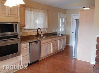 Building Photo - 4 br, 2 bath House - 4130 Shoreview Lane