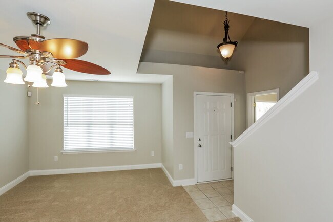 Building Photo - 3319 Westridge Ln SW