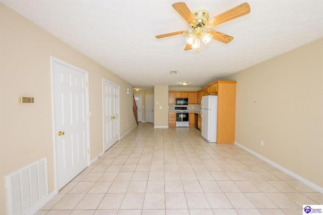 Building Photo - 113 Poplar Cir