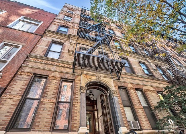 Building Photo - 232 E 26th St