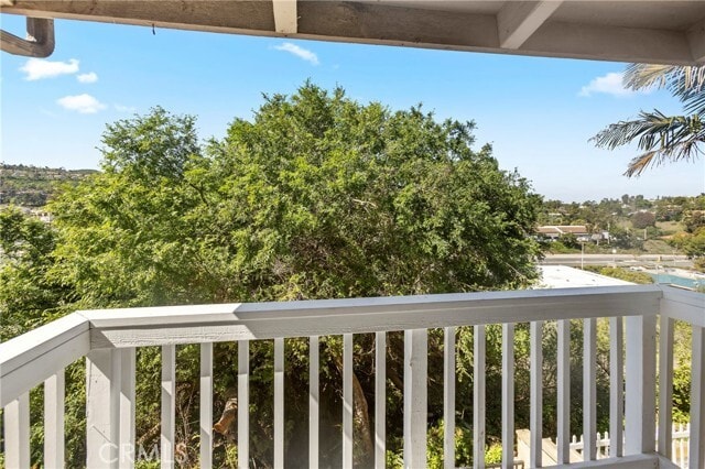 Foto del edificio - 23821 Hillhurst Dr
