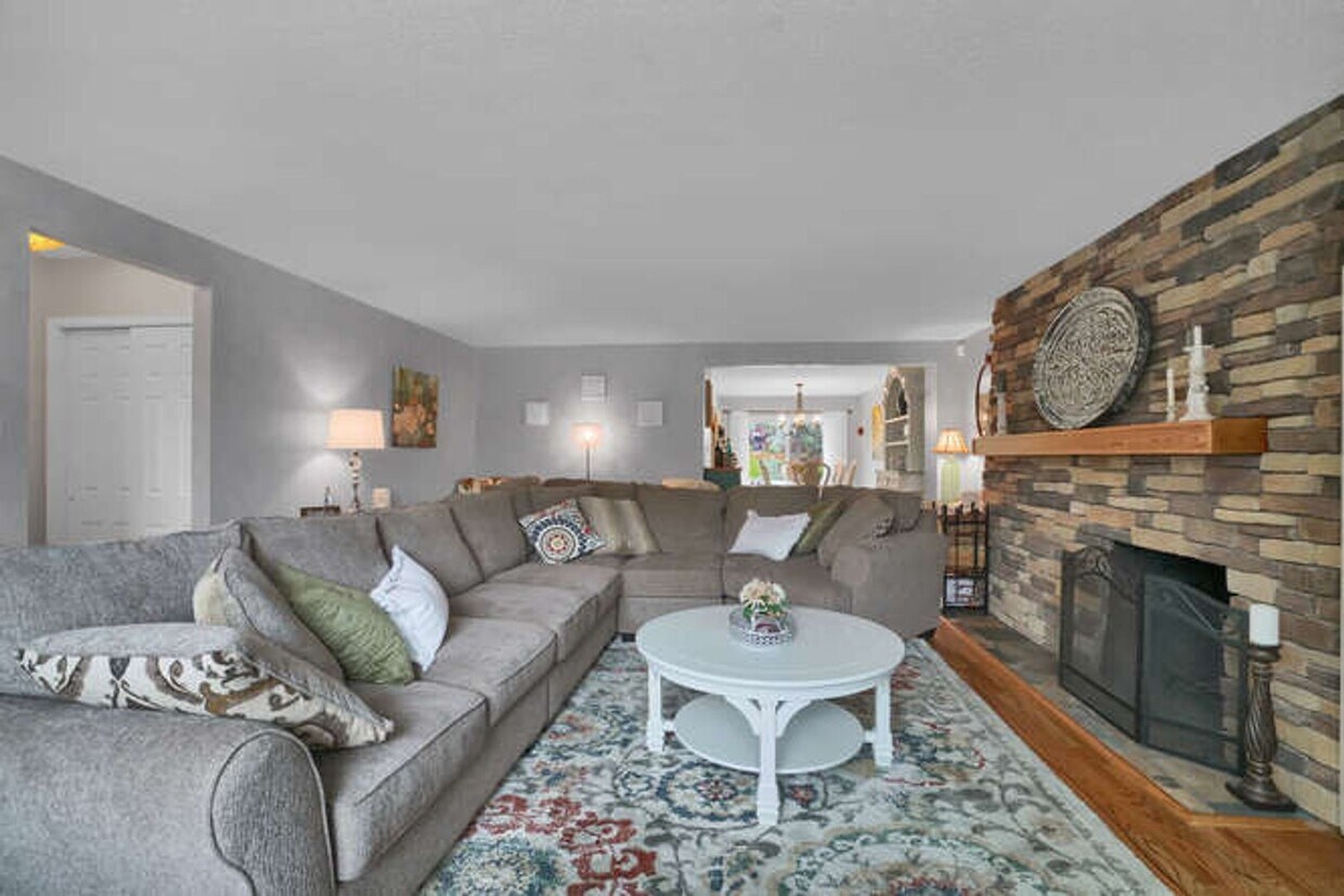 Primary Photo - Beautifully Updated Home in the Desirable ...