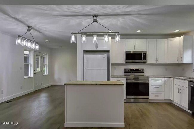 Foto del edificio - 3895 Azalean Dr