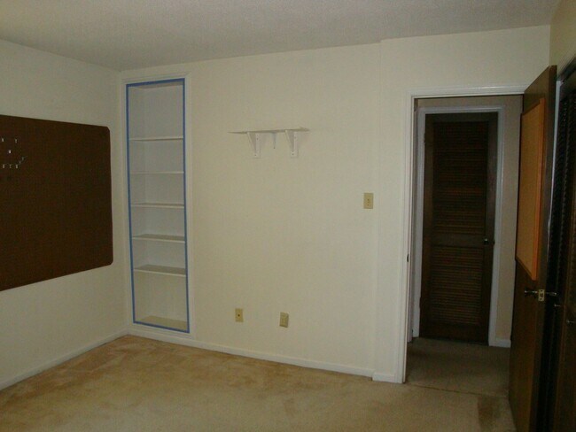Building Photo - 3Bed/2bath home on a golf course!