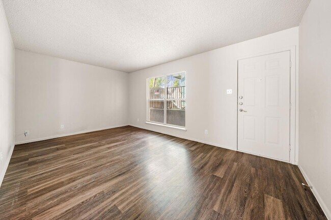 Foto del edificio - 2314 Parker Ln