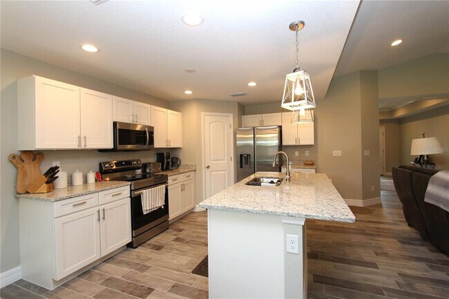 Foto del edificio - 526 Sunset Rd N