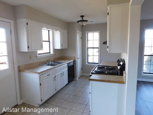 Building Photo - 3 br, 2 bath House - 6335 Yorkshire Cove