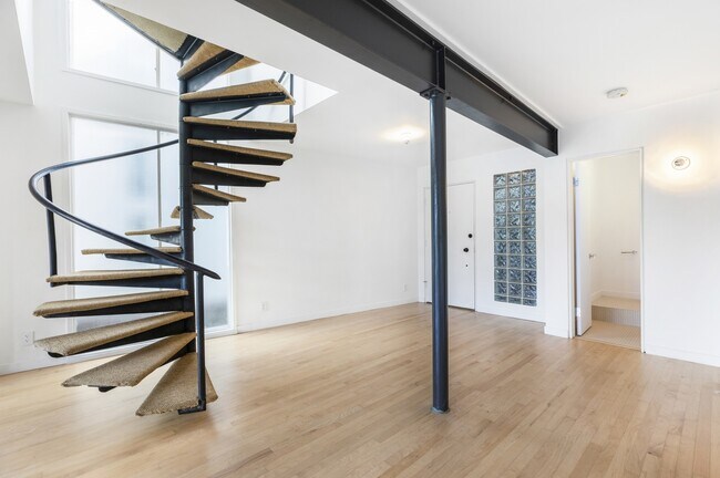 Foto del edificio - 8876 Lookout Mountain Ave