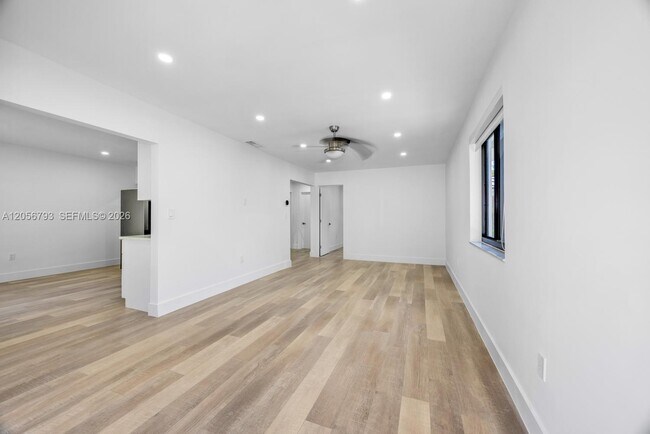 Foto del edificio - 3050 SW 26th St