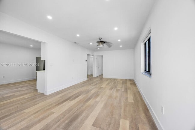 Building Photo - 3050 SW 26th St