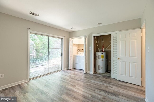 Building Photo - 1204 N Wayne St