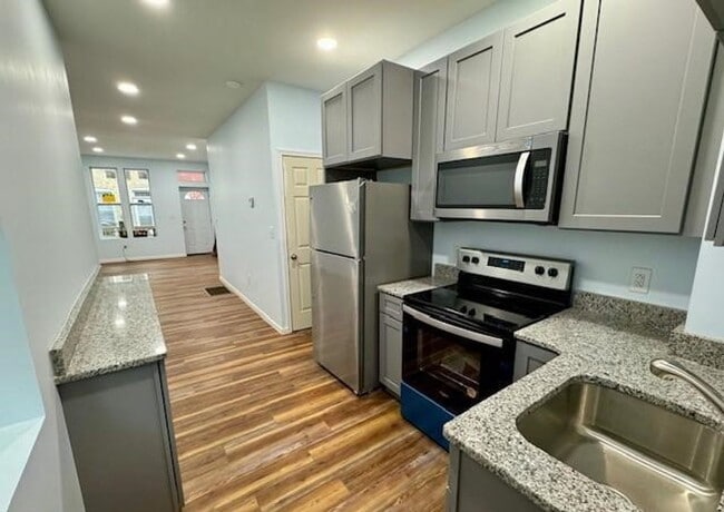 Building Photo - 3 Bedrooms 2 Full bath Home - Harrisburg Pa
